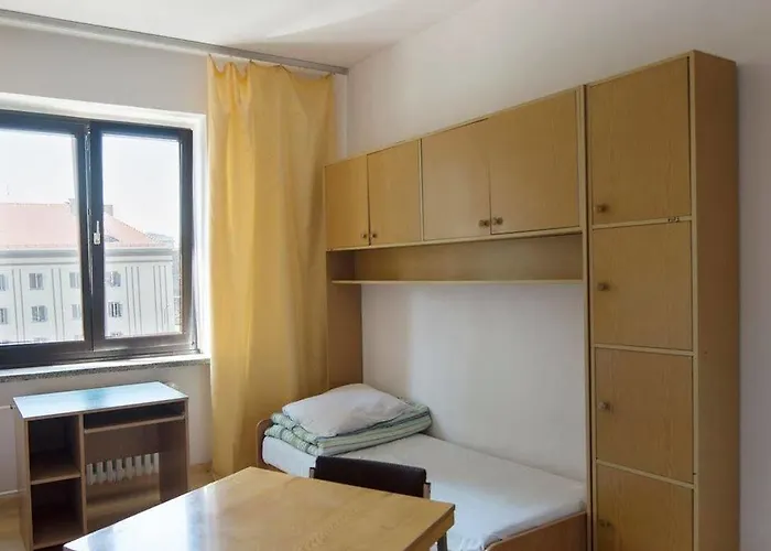 Hostel Dizzy Daisy *